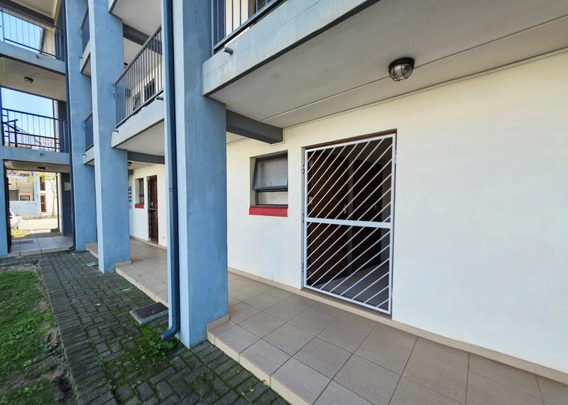 To Let 1 Bedroom Property for Rent in Buhrein Western Cape